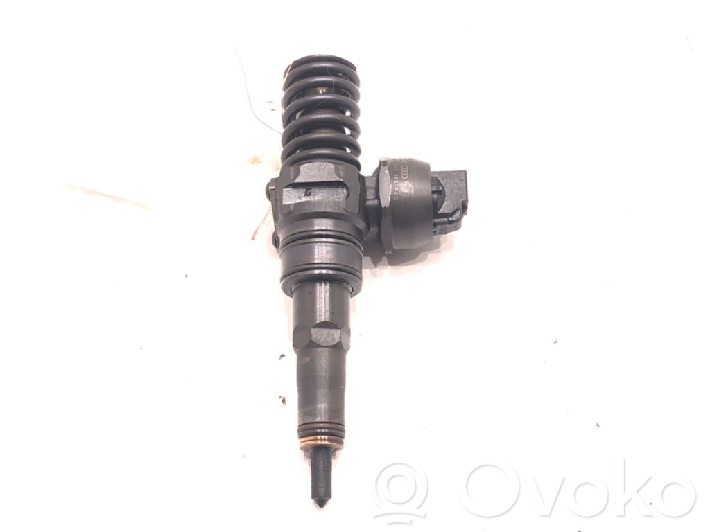 Volkswagen Touareg I Inyector de combustible 
