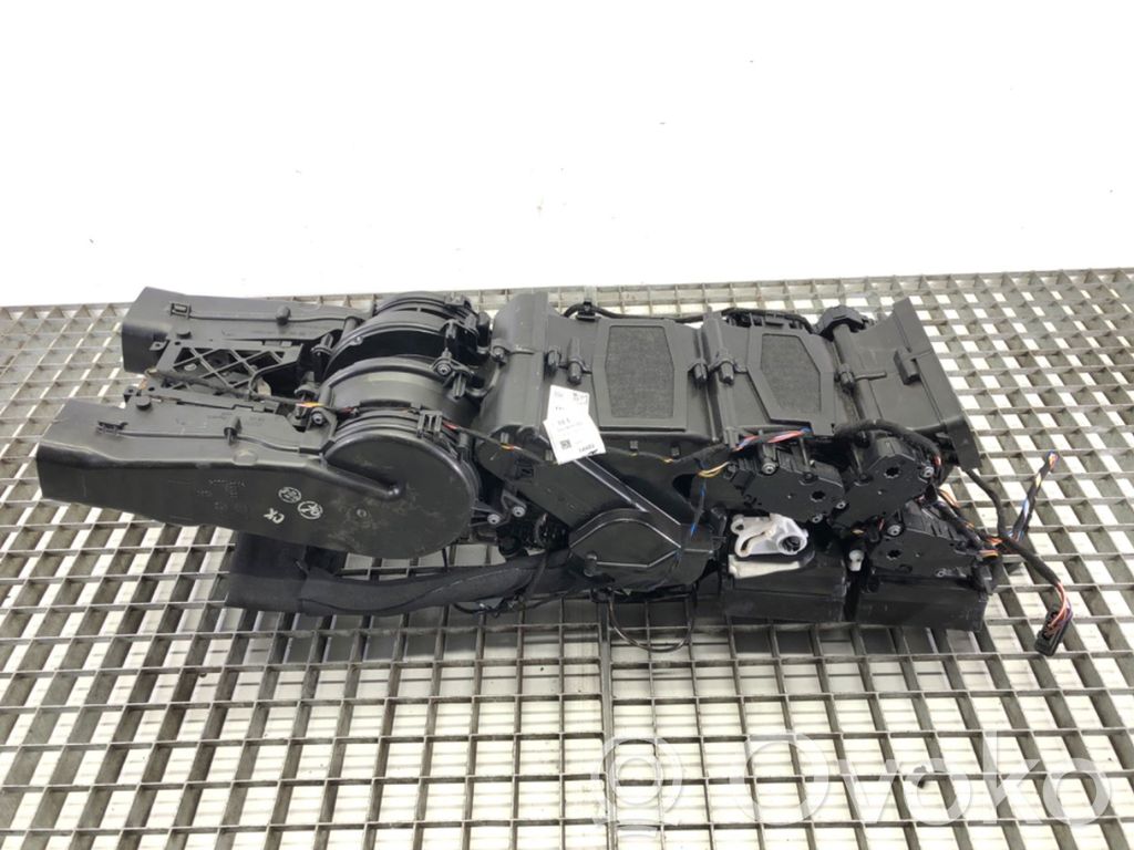 Audi Q7 4M Pečiuko radiatorius 