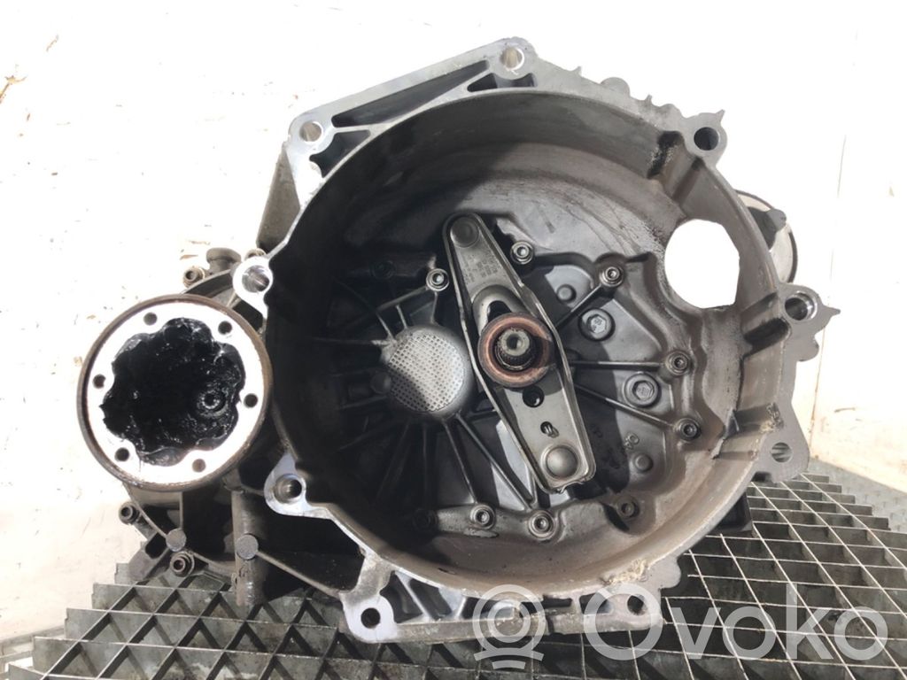 Volkswagen Golf VII Manual 5 speed gearbox 
