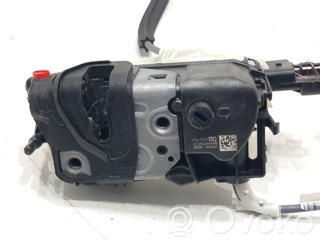 Peugeot 208 II Cerradura de puerta trasera 