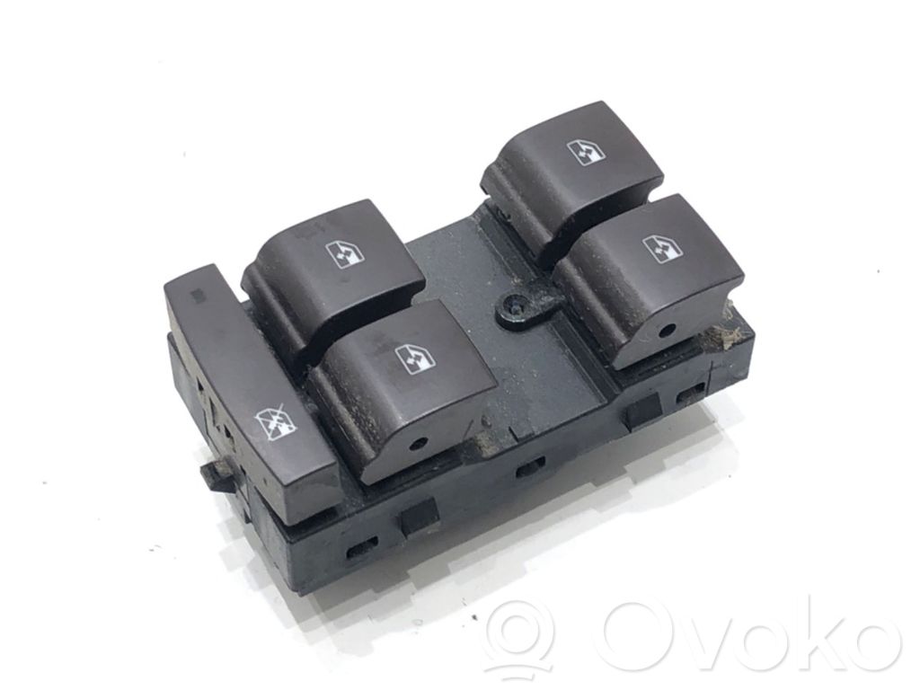 Opel Zafira C Electric window control switch 
