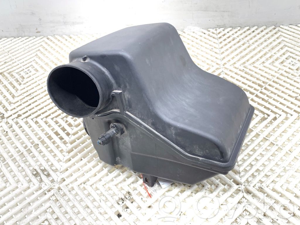 Air filter box   33357C