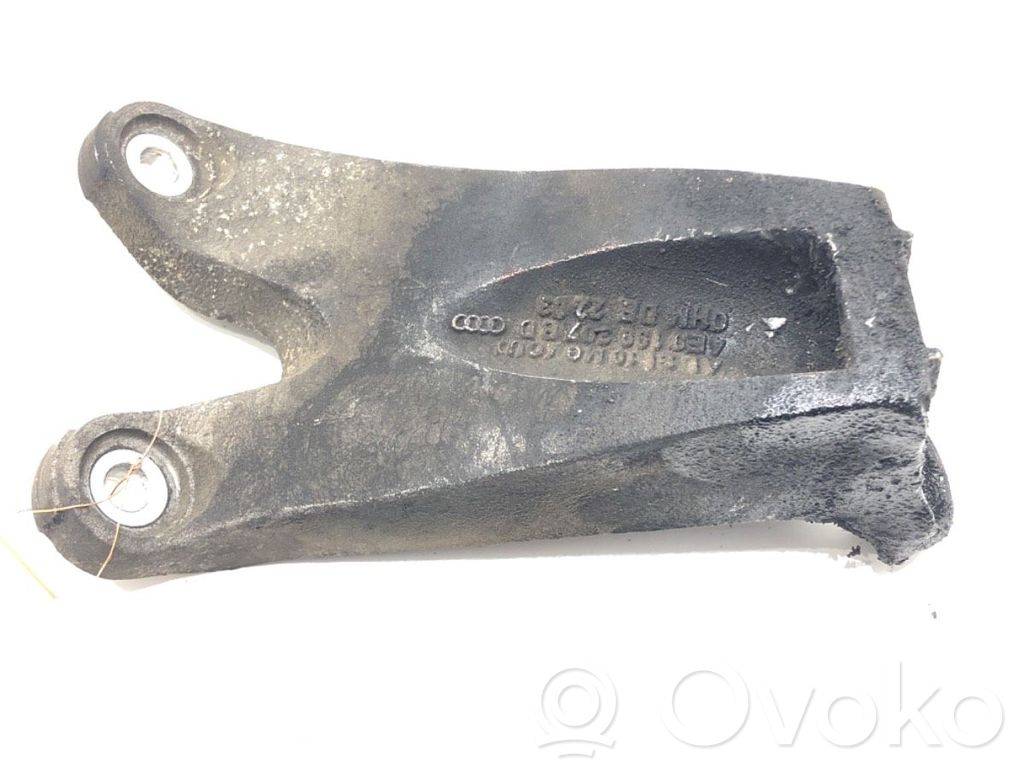 Audi A8 S8 D3 4E Engine mounting bracket 