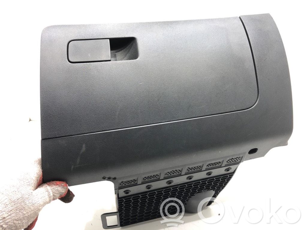 Skoda Rapid (NH) Glove box set 