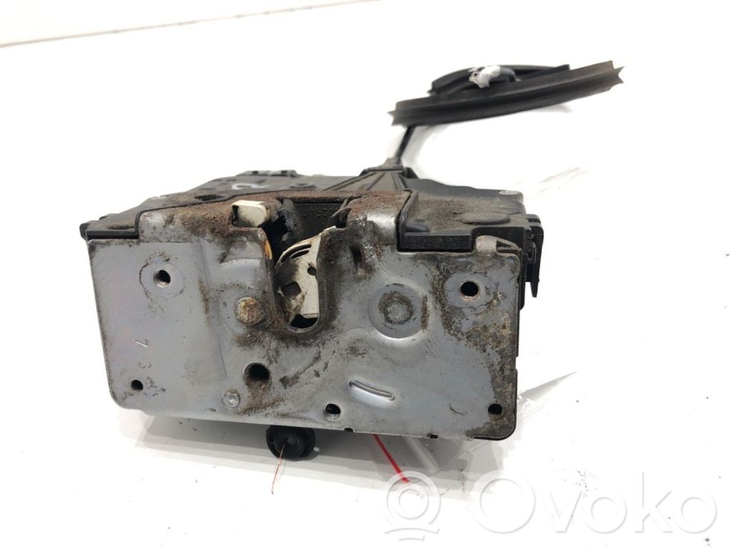 Opel Corsa D Priekšpusē slēdzene 