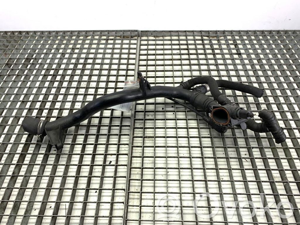 Audi A4 S4 B8 8K Tubo flessibile del liquido di raffreddamento del motore 