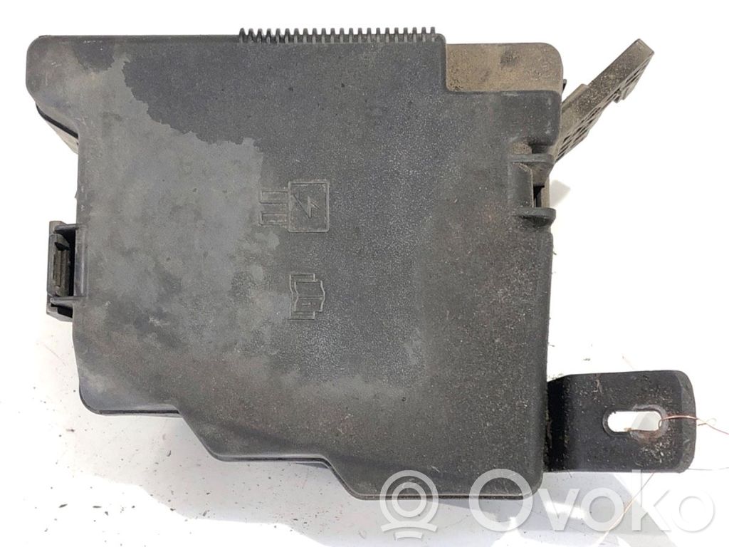 Ford Fiesta Skrzynka bezpieczników / Komplet 