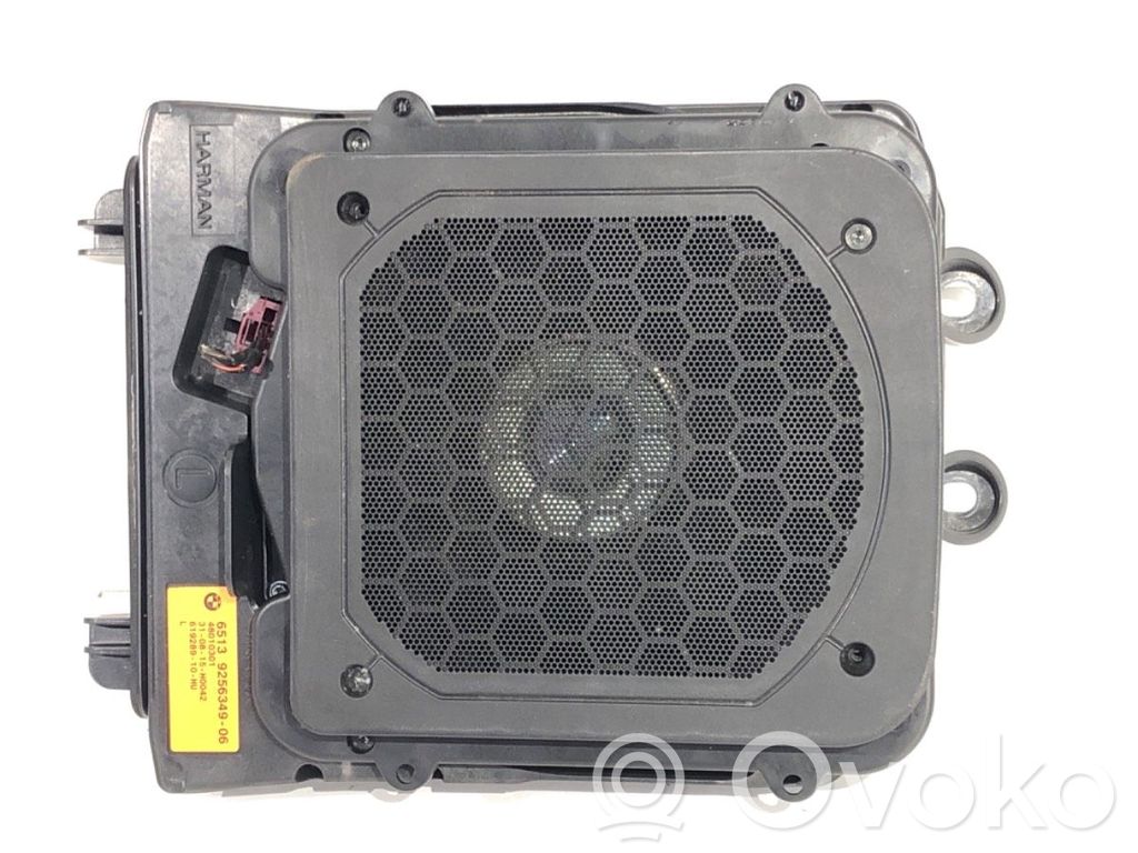 BMW 2 F45 Altavoz subwoofer 