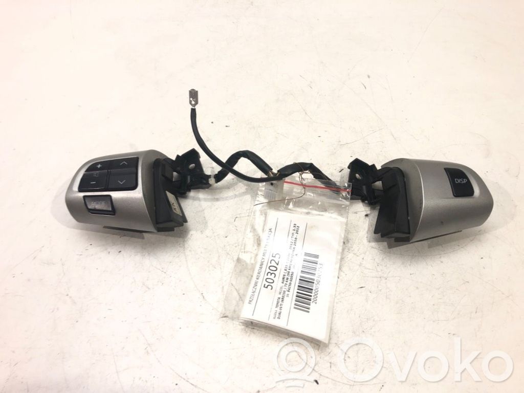 Toyota Auris 150 Ohjauspyörän painikkeet/kytkimet 
