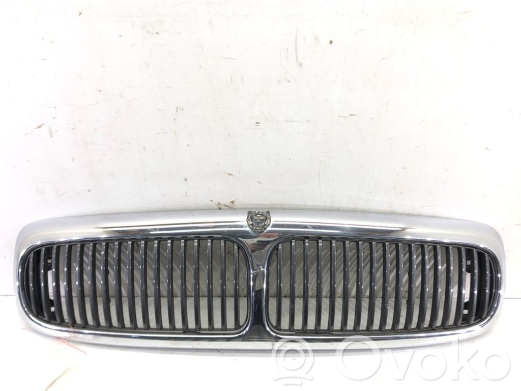 Jaguar XJ X308 Etusäleikkö 