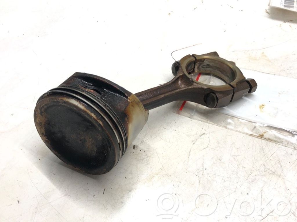KIA Picanto Piston with connecting rod 