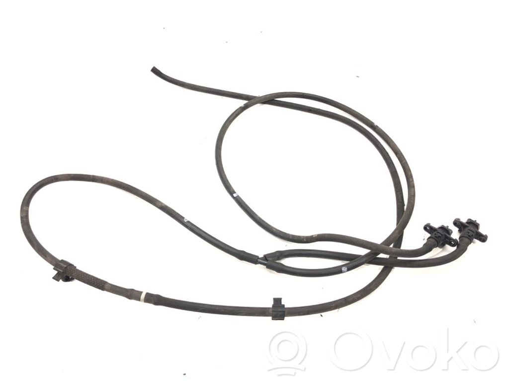 Windshield washer spray nozzle
