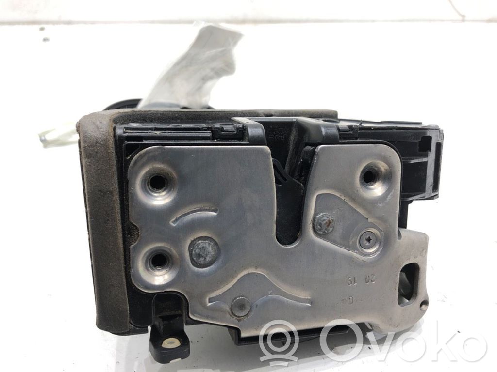 Opel Astra K Front door lock 