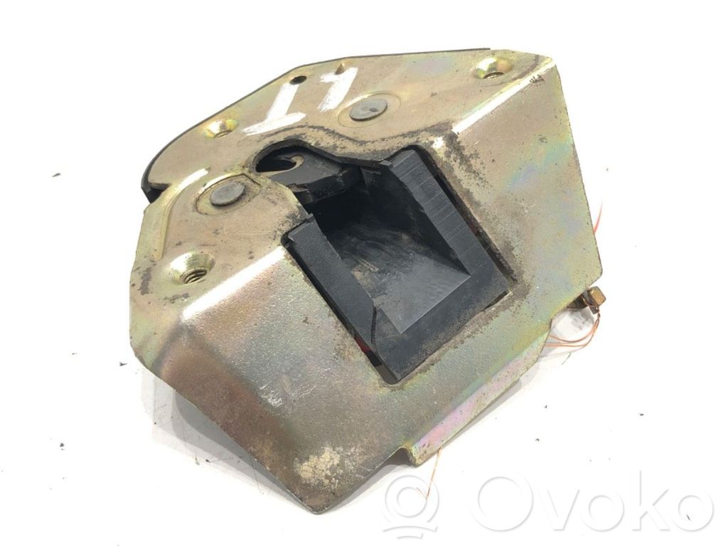 Cerradura de puerta trasera
