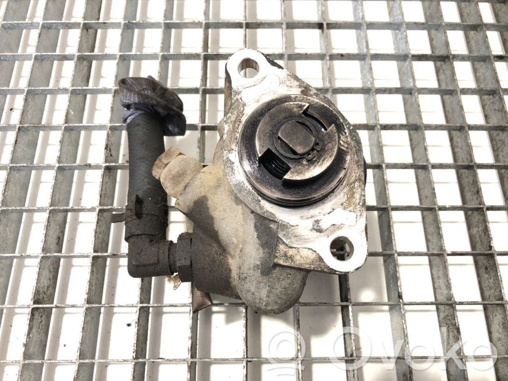 Mercedes-Benz Sprinter W901 W902 W903 W904 Power steering pump 