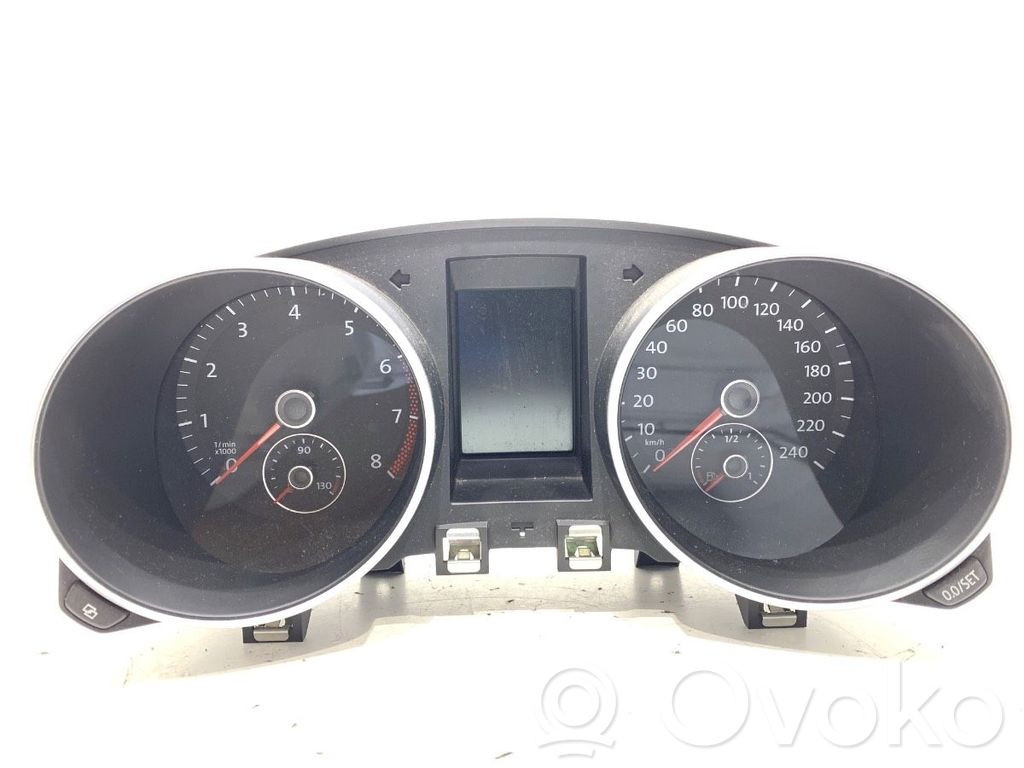 Volkswagen Golf VI Speedometer (instrument cluster) 