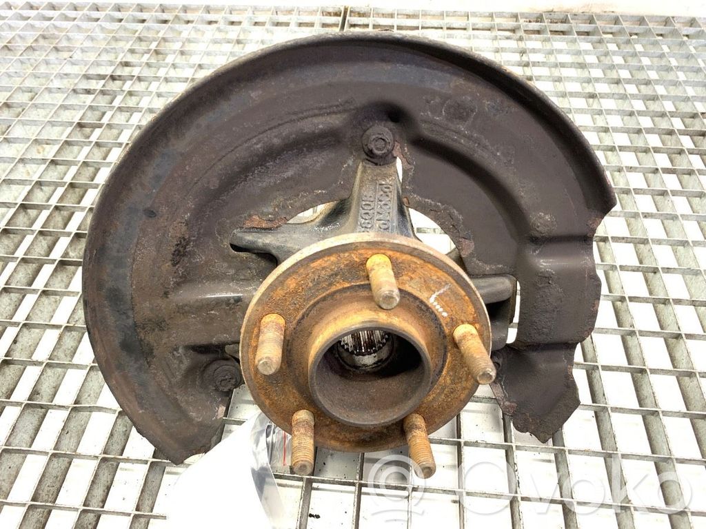 Front wheel hub spindle knuckle