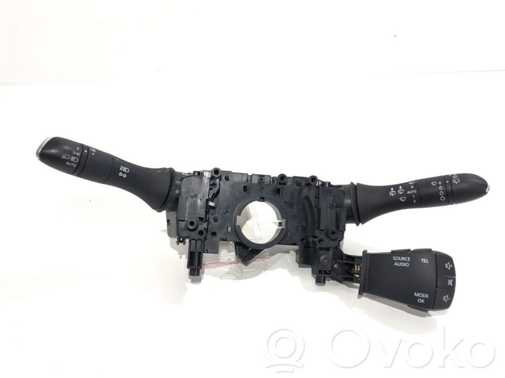 Renault Megane IV Commodo, commande essuie-glace/phare 