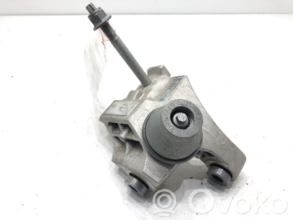 Jaguar I-Pace Engine mounting bracket 