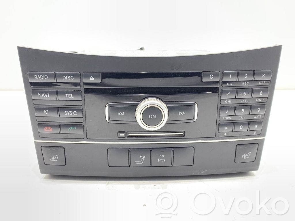 Mercedes-Benz E W212 Panel / Radioodtwarzacz CD/DVD/GPS 