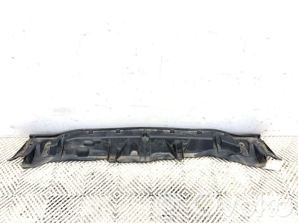 Renault Clio IV Jäähdyttimen kehyksen suojapaneeli 