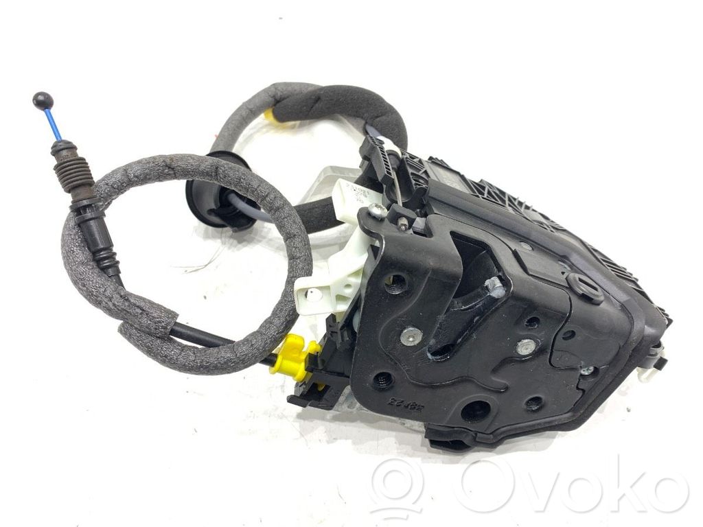 Audi A4 S4 B9 8W Zamek drzwi tylnych 