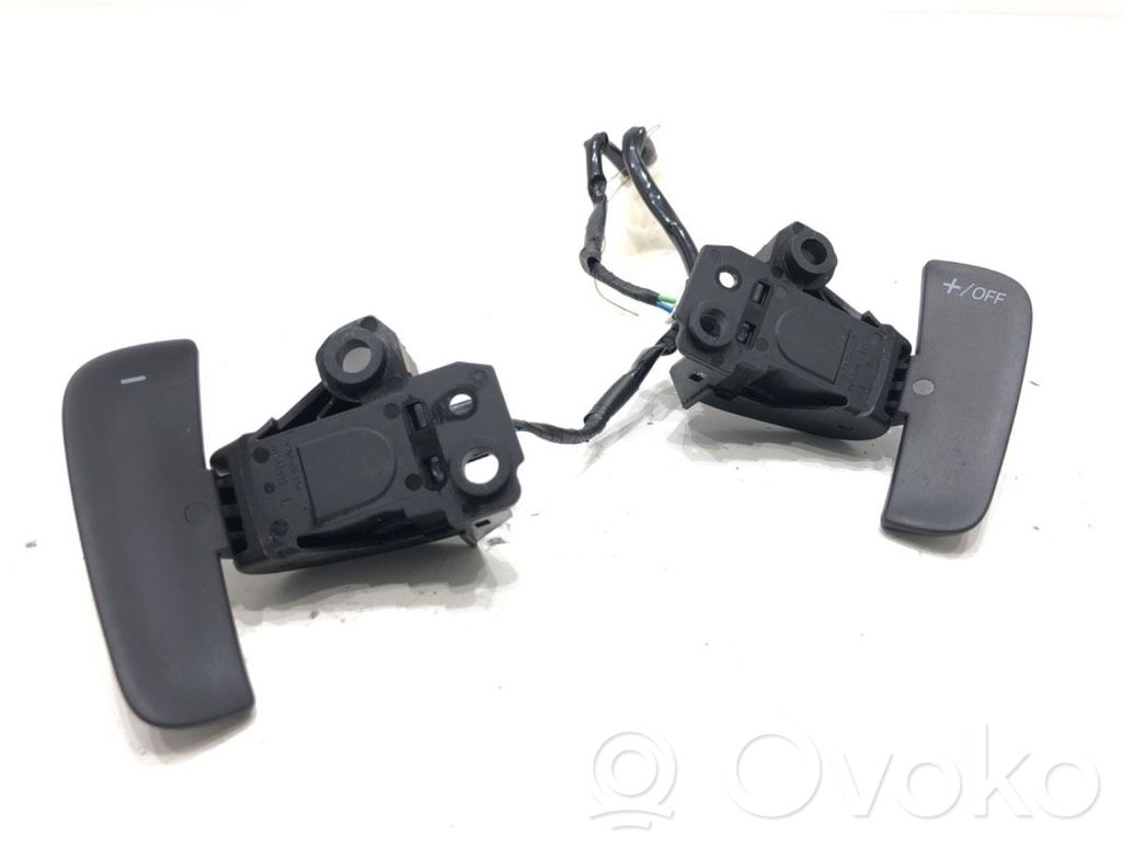 Mazda 2 Interruptores/botones de la columna de dirección 
