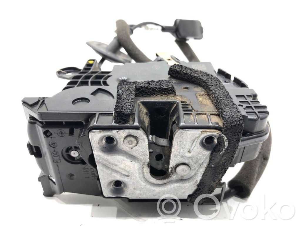 Renault Captur Front door lock 