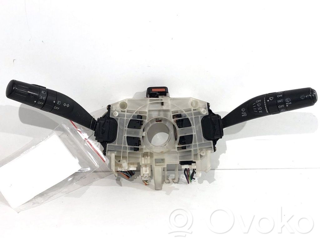 Subaru Outback Interruptor/palanca de limpiador de luz de giro 