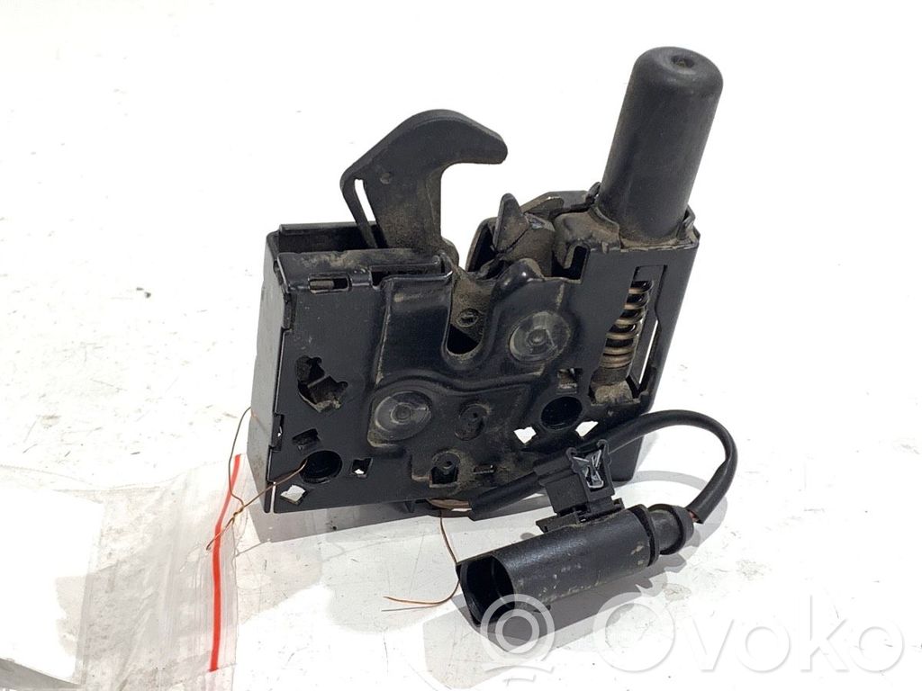 Serrure de capot   8W0823509C