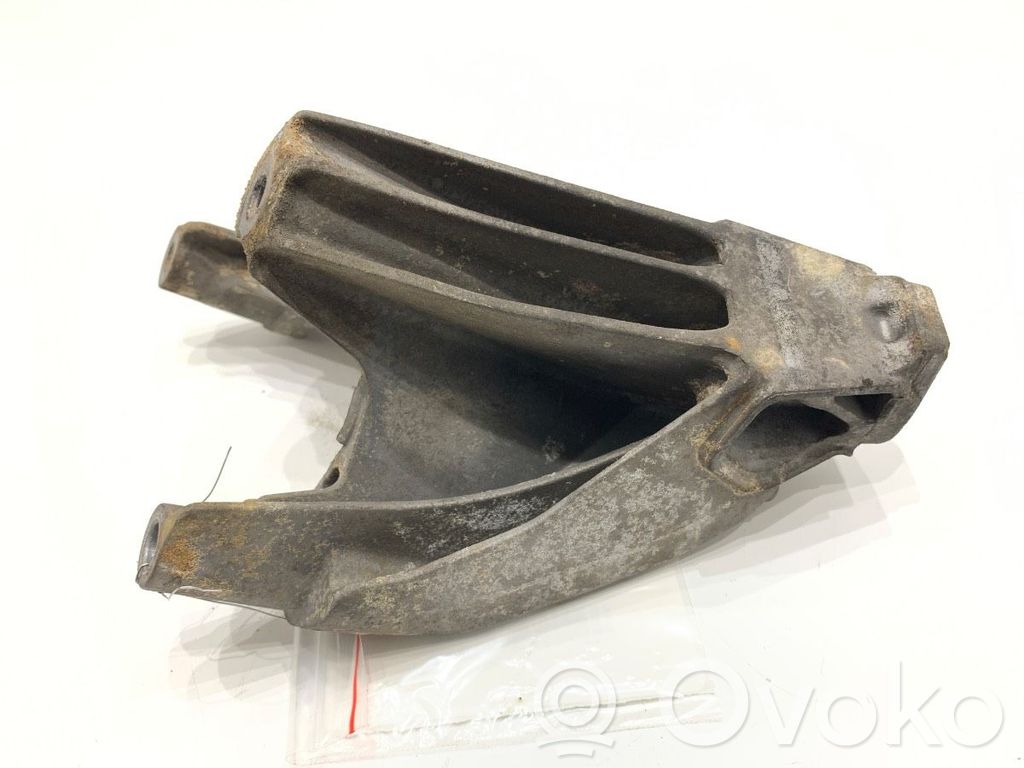 Audi A4 S4 B8 8K Engine mounting bracket 
