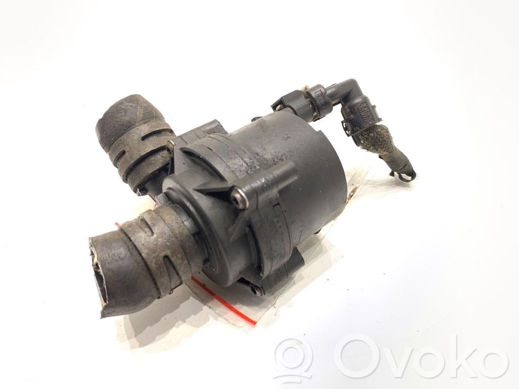 Volkswagen Golf VII Supporto di montaggio del filtro dell’olio