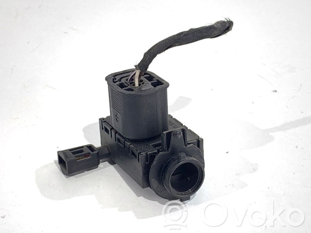 Interior temperature sensor   4G0907658B