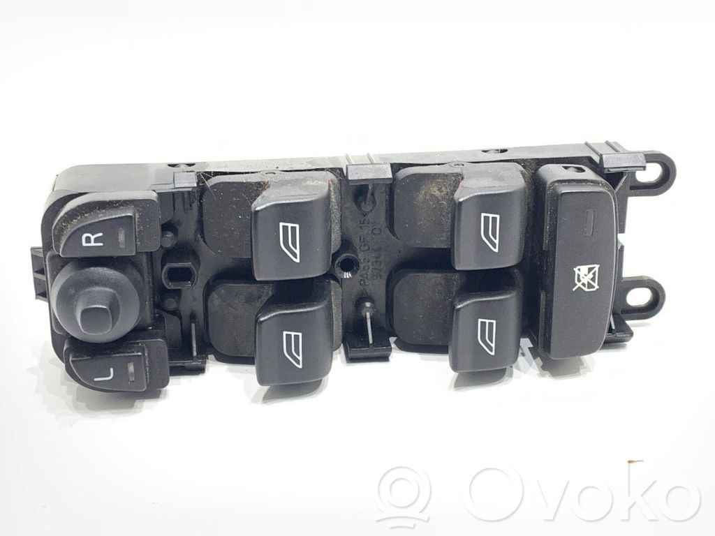 Electric window control switch   8697256