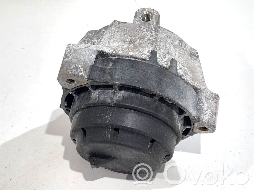 BMW 5 G30 G31 G38 Valvola di depressione sul supporto motore 