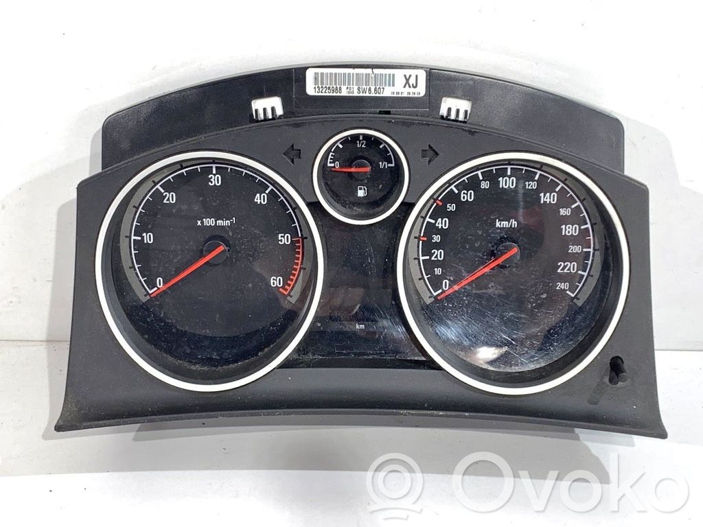 Opel Zafira B Nopeusmittari (mittaristo) 