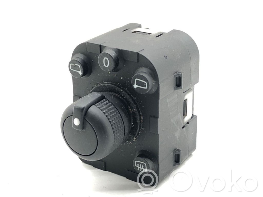 Audi Q3 F3 Wing mirror switch 