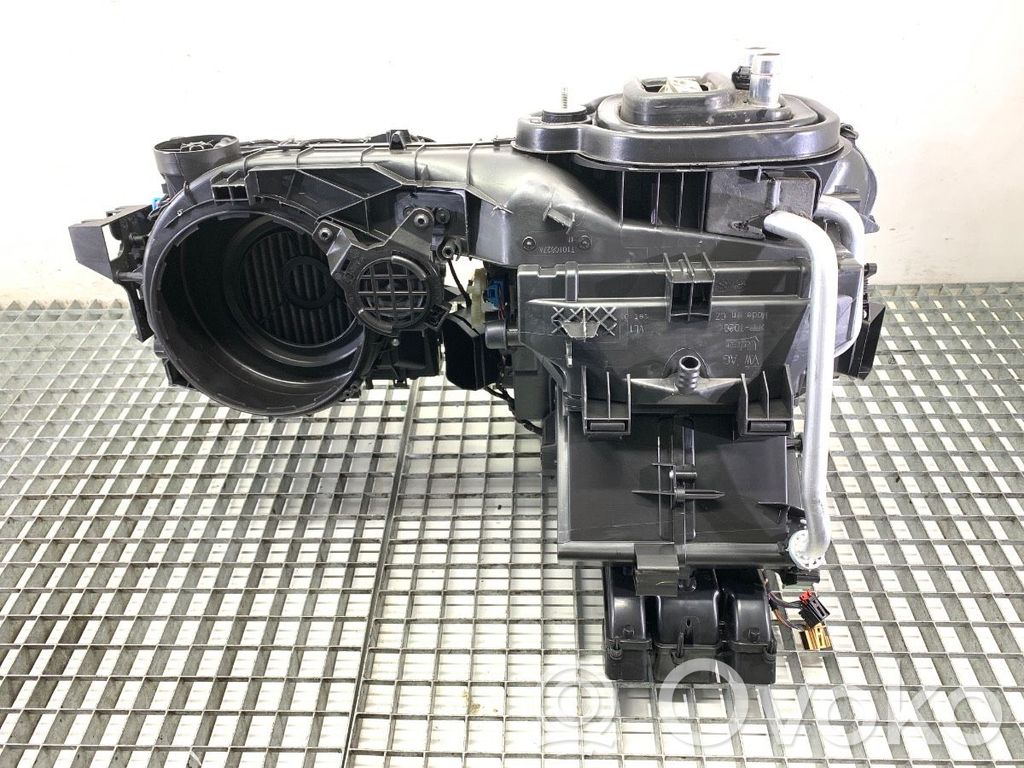Audi Q3 F3 Pečiuko radiatorius 