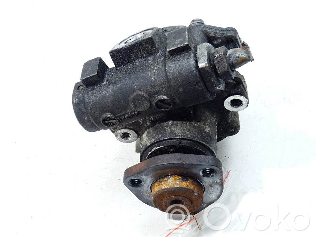 Power steering pump   6788838