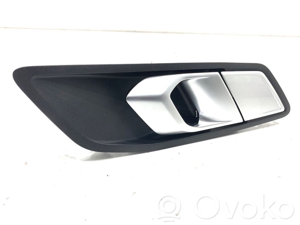 BMW 2 F44 Klamka wewnętrzna drzwi przednich 