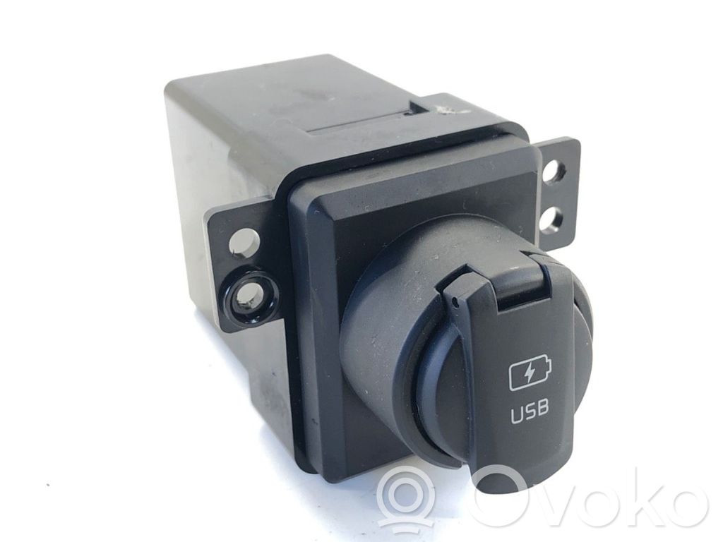 KIA Sportage USB socket connector 
