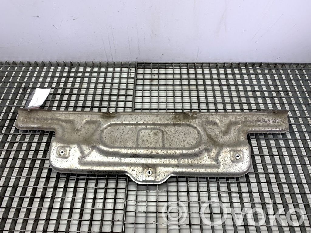 Audi Q8 Protección térmica del escape 