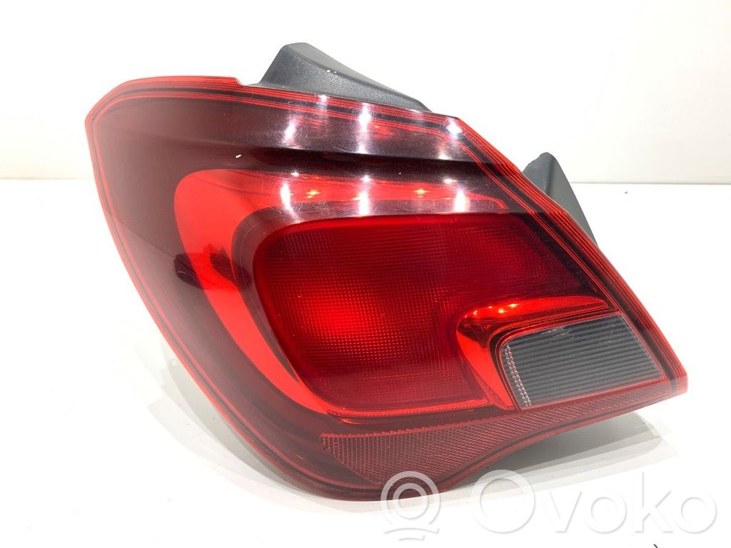Opel Corsa E Задний фонарь в кузове 