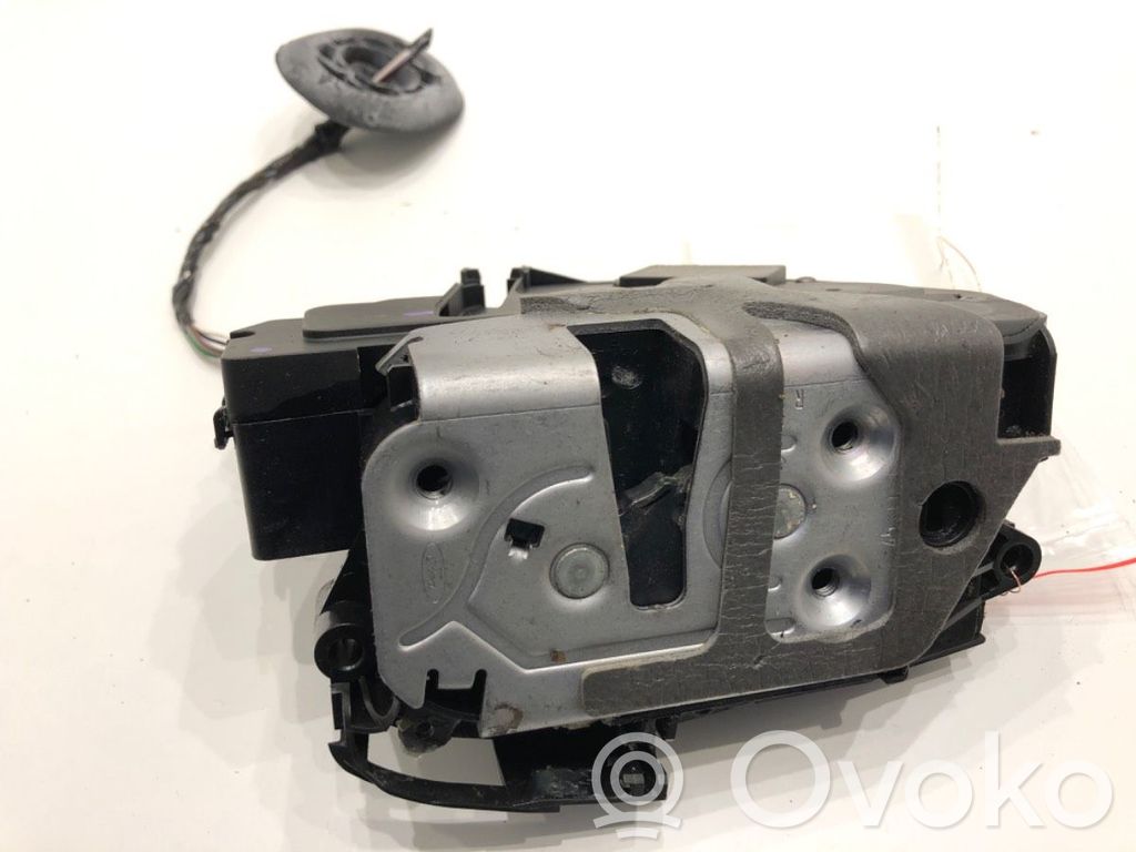 Ford Fiesta Priekšpusē slēdzene 