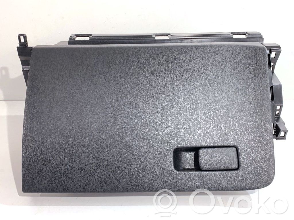 KIA Ceed Daiktadėžės (bordačioko) komplektas 