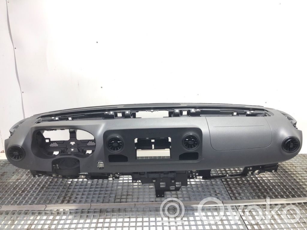 Mercedes-Benz Sprinter W907 W910 Bord