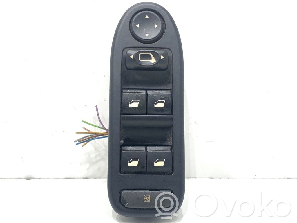 Electric window control switch   96514300XT