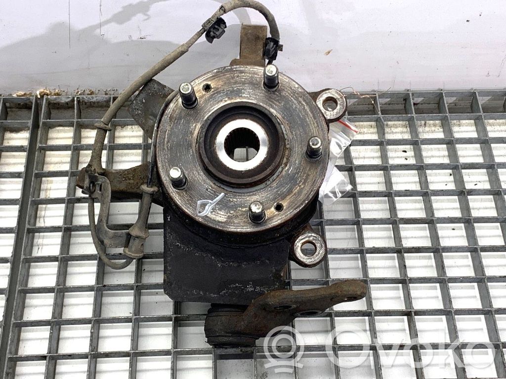 Front wheel hub spindle knuckle