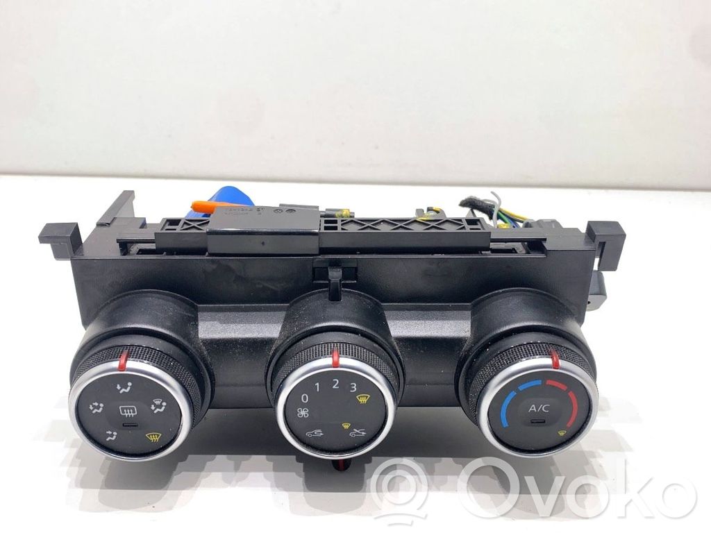 Dacia Duster II Interior fan control switch 