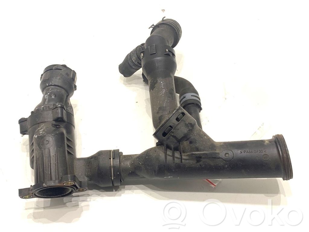 Audi A5 Tubo flessibile del liquido di raffreddamento del motore